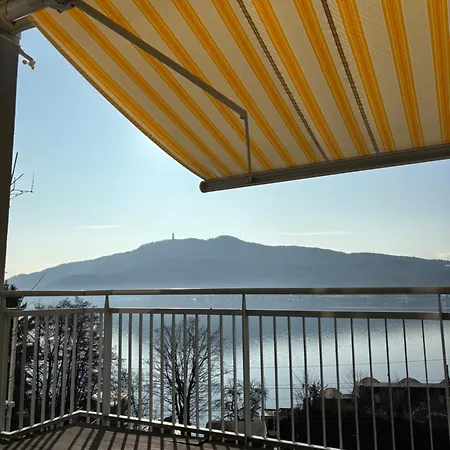 Mit Seeblick & Seezugang Apartment